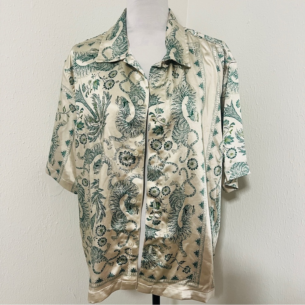 Standard Cloth Urban Outfitters Men’s Large Button Down Shirt Dragon Print NWT